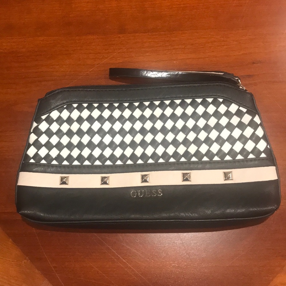 NWOT Guess Wristlet